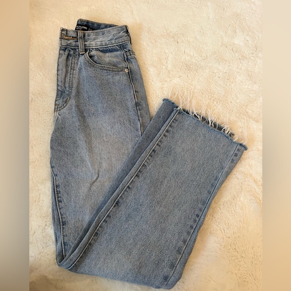 Pretty little thing petite light blue wash long straight jeans - Picture 5 of 7